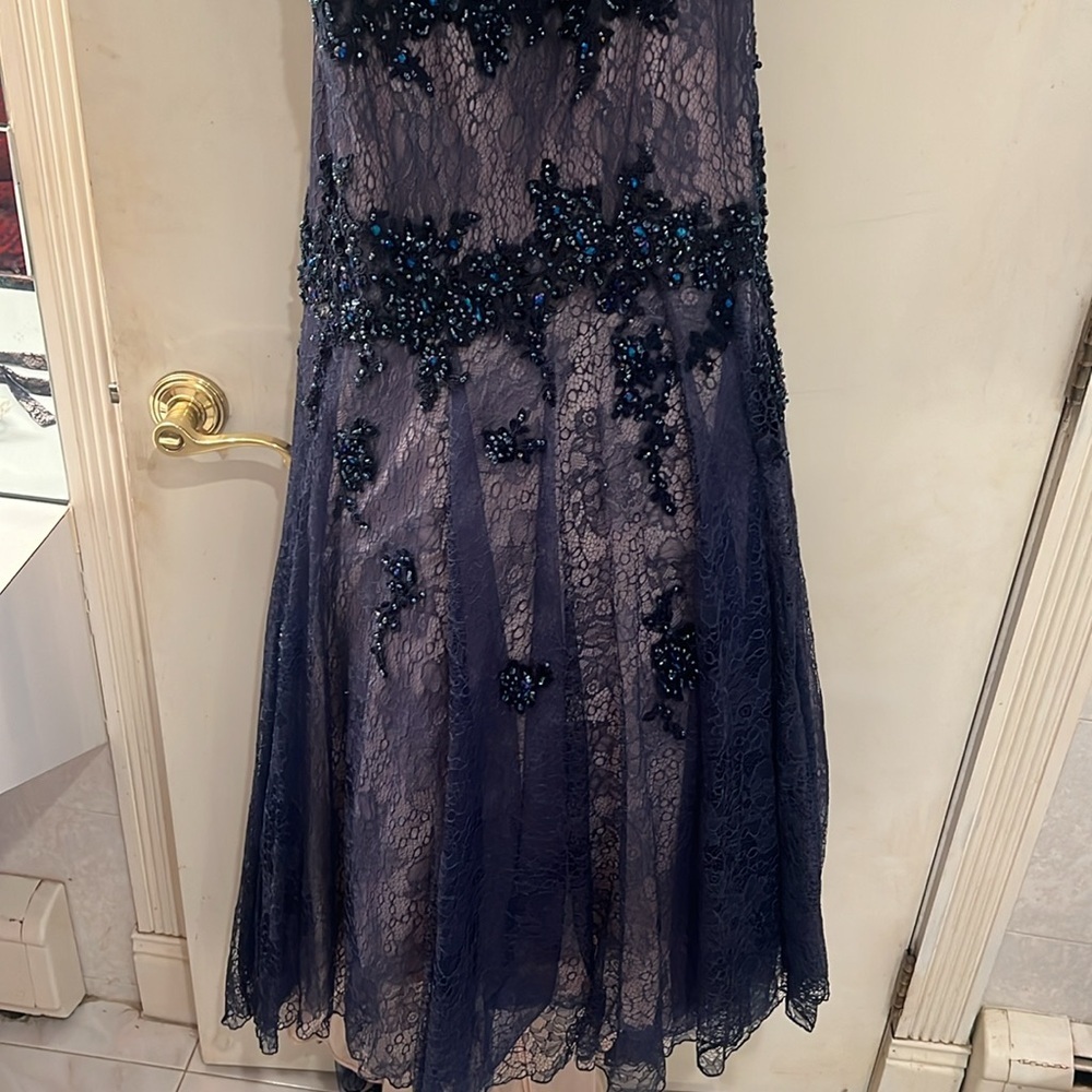 TONY BOWLS Gown Size 12 Evening w train NAVY Blue lace sequins NeverWorn NWOT - Picture 3 of 6